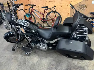 2009 Harley Fat Boy with only 6508km!! Freedom Windshield, Viking locking hard saddle bags, quick de...
