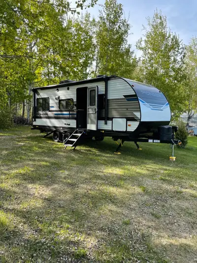 One owner Like new. Barely used mostly as an office Washroom never used. 21 ft long No trades Cash s...