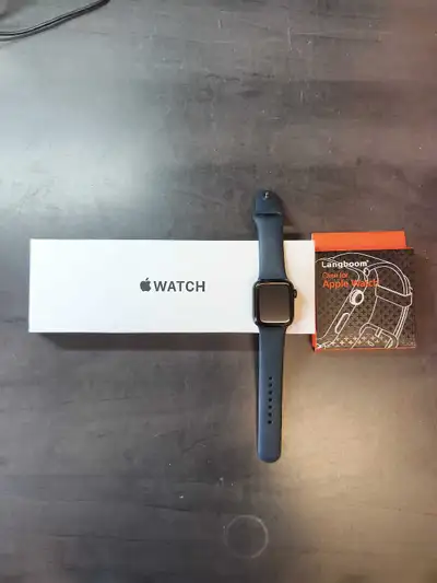 Apple Watch SE (2ND gen) 40mm, View more