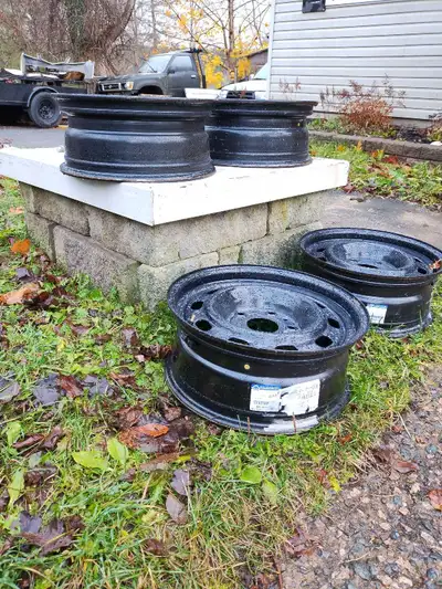 4 rims only. Need gone.