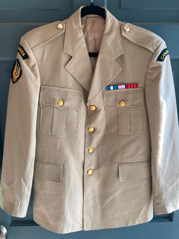 Vintage Canadian Military Uniform Jacket (3 of 3) in Arts & Collectibles in Calgary