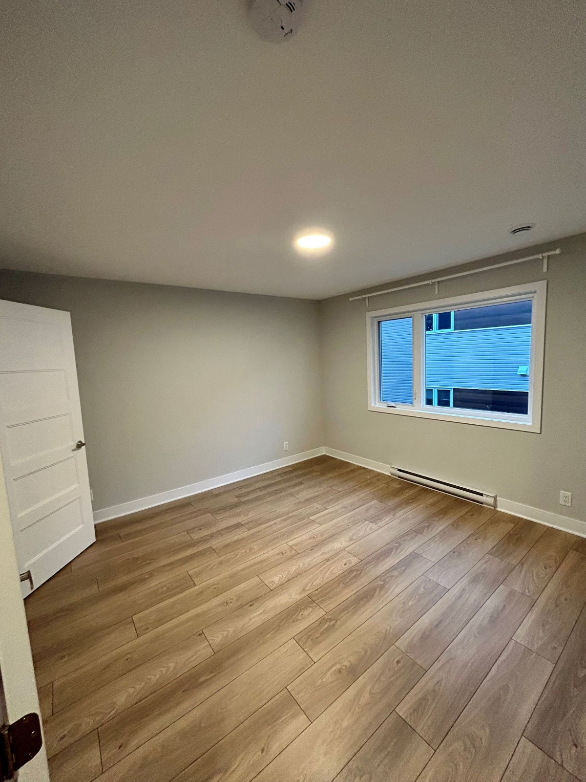 Magnifique condo/maison de ville 5 ½ SEMI-MEUBLÉ — photo 3