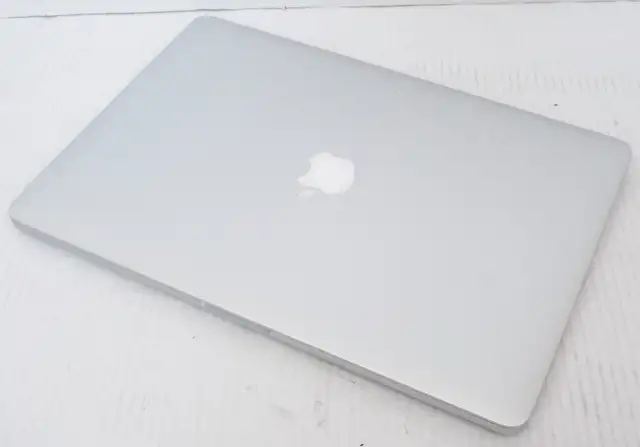 Apple Macbook Pro A1398 15-inch Mid-2012 Retina Intel Core i7 in Laptops in Markham / York Region - Image 3