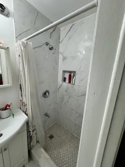 Master Bedroom for Rent - Etobicoke *** Gujarati Preferred *** Location Highlights: • 2-5 mins drive...