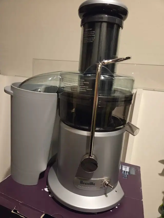 Breville Juicer in Processors, Blenders & Juicers in City of Toronto - Image 2