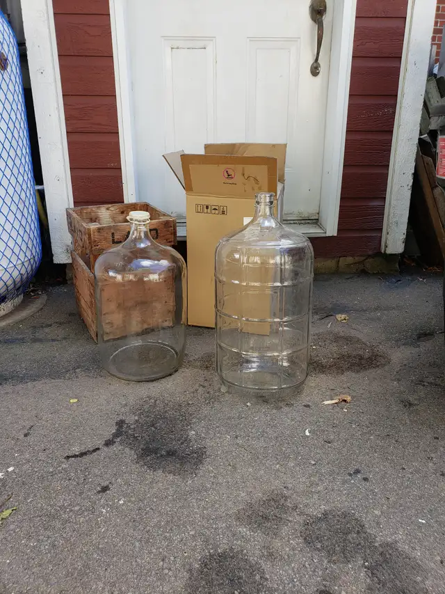 Tourie verre/Bonbonne/Carboy 23L in Outdoor Tools & Storage in City of Montréal - Image 3
