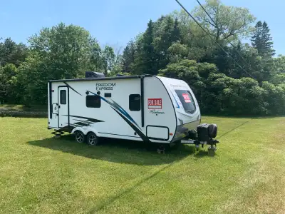 2020 Fredom Express Travel Trailer 20ft | 1 bedroom | Fold down table bed | Easy to pull with any ve...