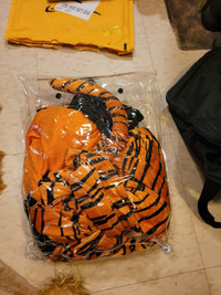 Beand new tiger costume