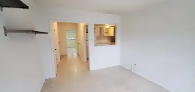 Single home top floor 2 bedroom house &1 washroom.