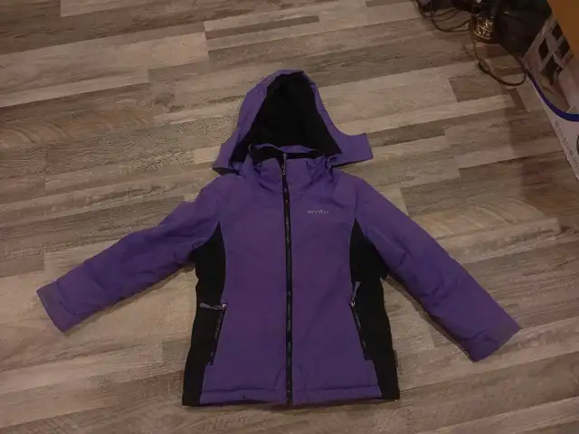 Xmtn winter jacket, size 7 youth in Kids & Youth in Ottawa - Image 2