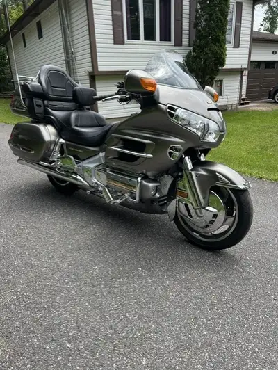 1 owner, Well maintained, numerous upgrades, new tires, heated grips, sold with Garmin 550 GPS, Gold...