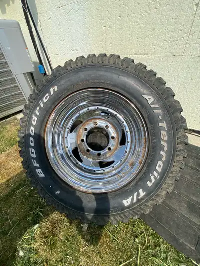 Only two wheels, 31x10.5x 16.5R, 8 bolt, hub opening is 6 1/8, fits older ford trucks, want them gon...