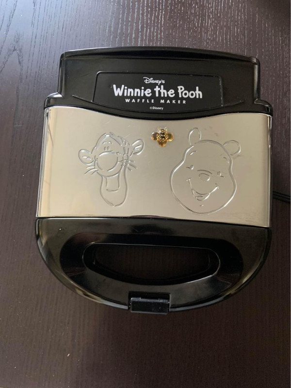 Waffle Iron Winnie the Pooh and Tigger (Disney) Arts & Collectibles