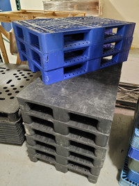 Very sturdy plastic Euro size pallets. Flat top. Hard top. Etc