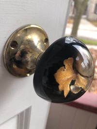 Bifold Door with Unique Doorknob (lucite acorn & oak leaf Brass)