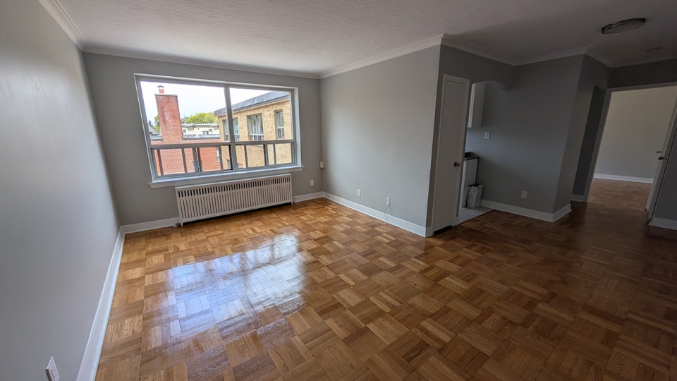 One Bdrm Prime Etobicoke Kingsway TTC Nov 1st 4