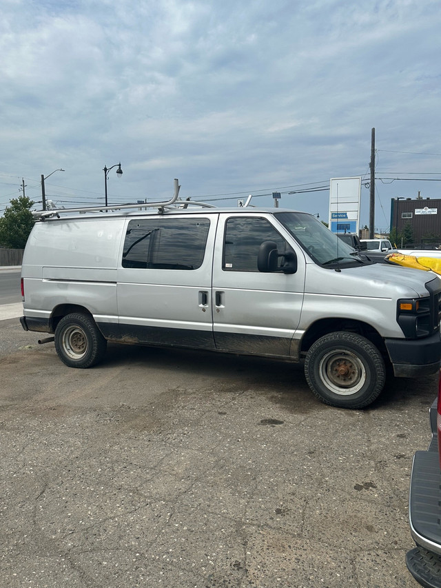 2009 Ford E-250 Cargo Van in Cars & Trucks in Thunder Bay - Image 3