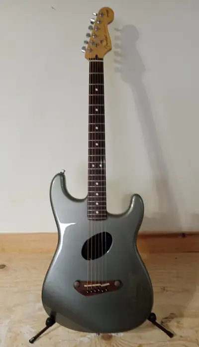 *NEW PRICE* FENDER ACOUSTASONIC STRATOCASTER, View more
