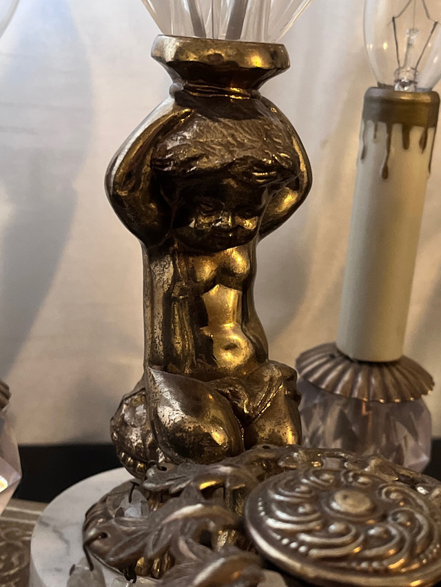 Antique Lamp in Arts & Collectibles in Leamington - Image 4