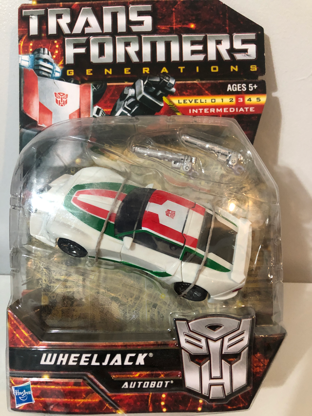 Transformers Generations Wheeljack MISC $50 in Toys & Games in Kitchener / Waterloo - Image 2