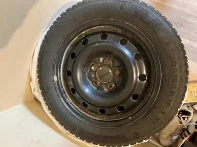 Continental Ice contact xtrm. 205/55/R16 T XL. 80% tread left. Used it on Elantra. 5 bolt pattern.