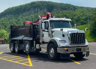 International HX620, Cummins X15, 500hp, 188,306 km’s, 18 speed, 20,000 lb front axle, 46,000 lb rea...
