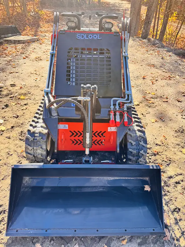 Sl 380 23hp Great for Snow Remouval Wide Track Mini Skid Steer in Other in Muskoka - Image 8