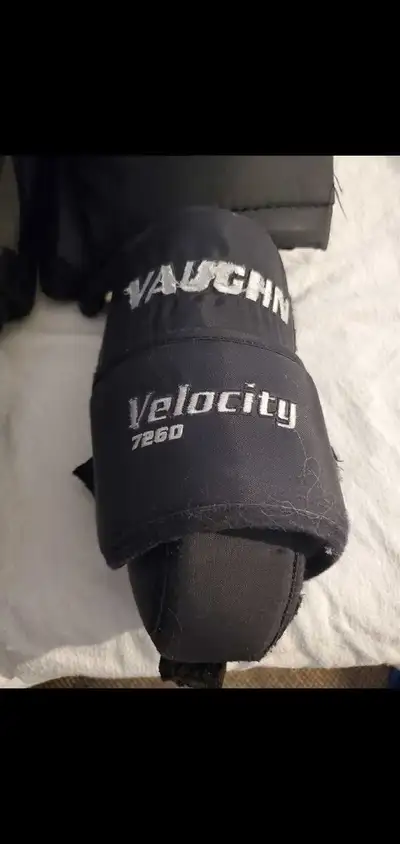 VAUGHN VELOCITY 7260 GOALIE KNEE PADS, View more