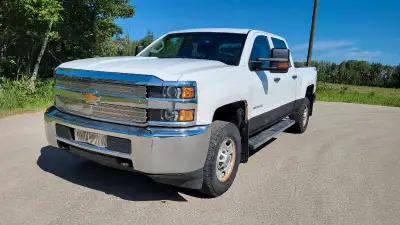 2017 Chevy Silverado 2500 HD crew cab standard box Excellent running, clean truck 244,200km Gas 6.0L...