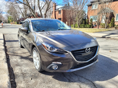 Mazda 3 GT 2014 / 121,500km / Highest trim with all options