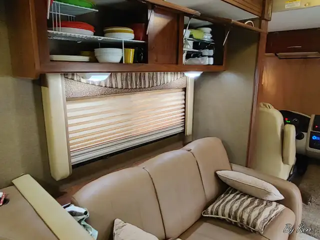 2015 Coachmen Pursuit in RVs & Motorhomes in Chilliwack - Image 7