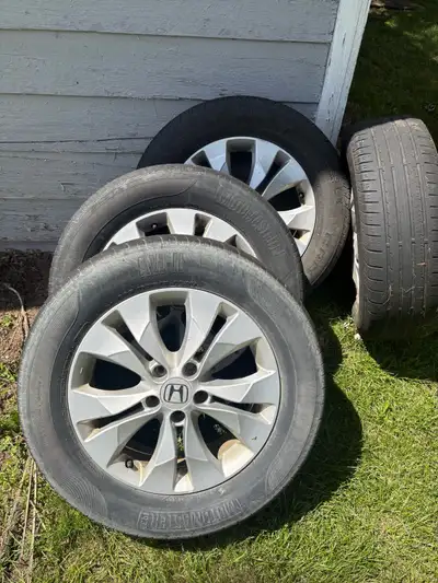 225/65R17 motormaster on steel rims. Asking 400 OBO