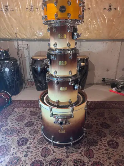 Professional Drums Set in Great Condition, I’m a professional Drummer I used this Drums for many yea...