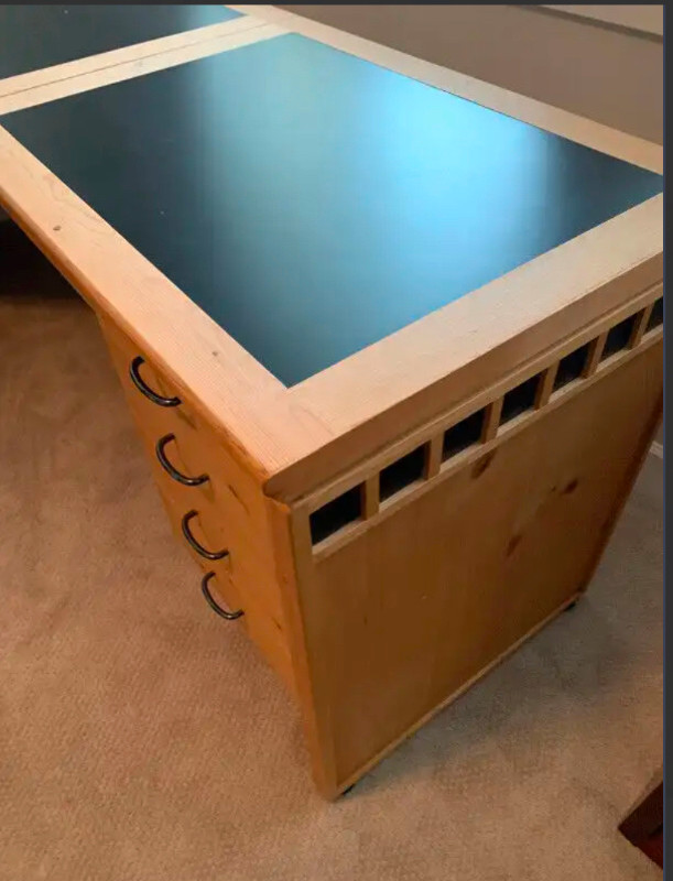 Awesome Custom Crafted Executive Office desk in Desks in Delta/Surrey/Langley - Image 2
