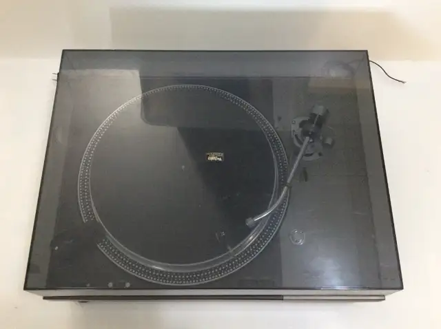Technics SL-110A Original Direct Drive turntable . in Stereo Systems & Home Theatre in Mississauga / Peel Region - Image 6