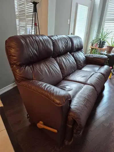 LAZY BOY COUCH.....Asking $299obo, View more