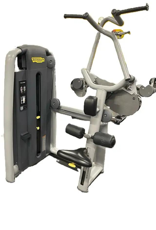 Technogym Pulldown in Exercise Equipment in Delta/Surrey/Langley - Image 3