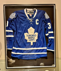 Jersey case with Leafs Jersey