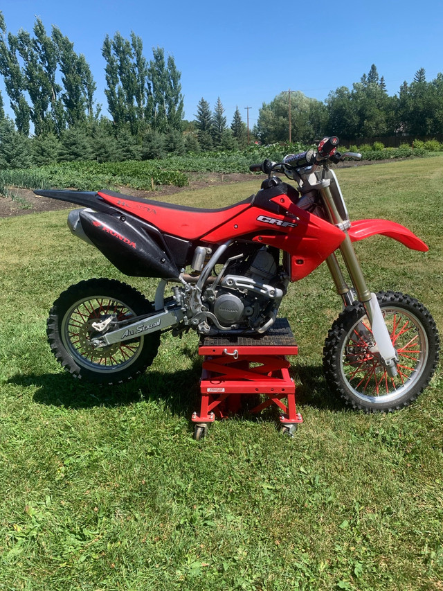 2008 crf150r in Dirt Bikes & Motocross in Lethbridge - Image 2