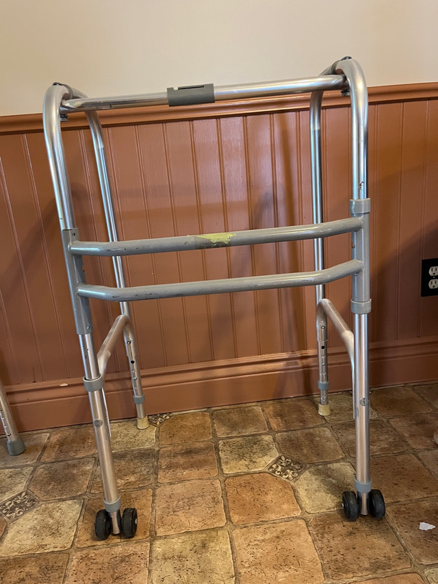4 wheel walker, 2 wheel walker, bed rail & alarm, transfer pole in Health & Special Needs in Belleville - Image 3