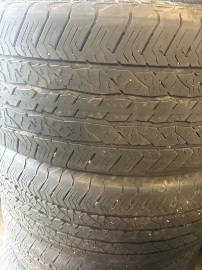 I am selling these pre-owned Hankook Dynapro AT2 tires in size 275/60R20, which offer reliable perfo...