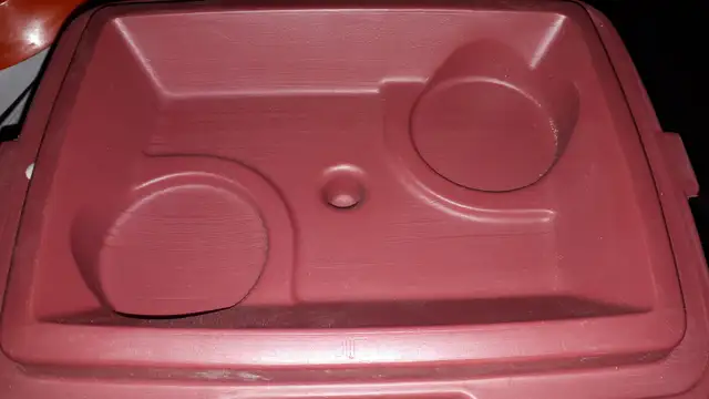 Lil Oscar Coleman Lunch Box / Cooler in Hand Tools in Norfolk County - Image 4