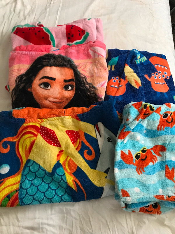 5 Hooded Toddler Towels in Bathing & Changing in Kitchener / Waterloo
