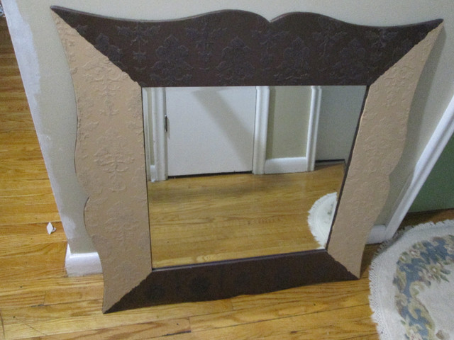 Mirror with trim in Arts & Collectibles in North Bay