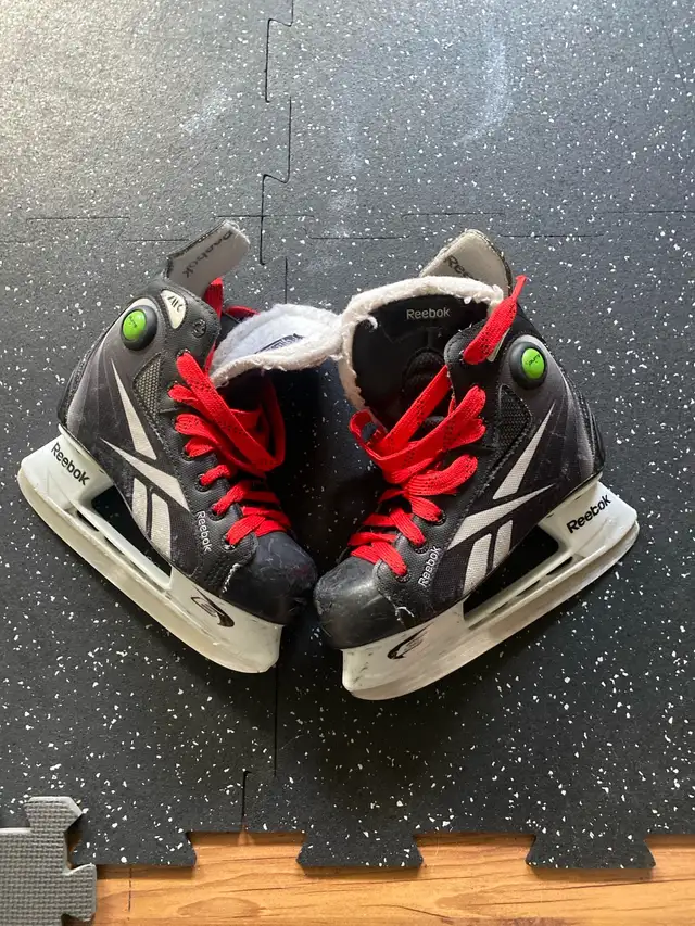 kids hockey skates in Hockey in Ottawa - Image 3