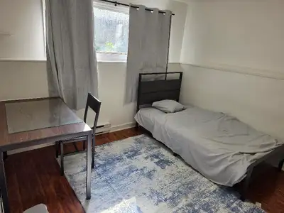 3 rooms available for rent, each room is fully furnished with a bed, and desk. 2 rooms available ups...
