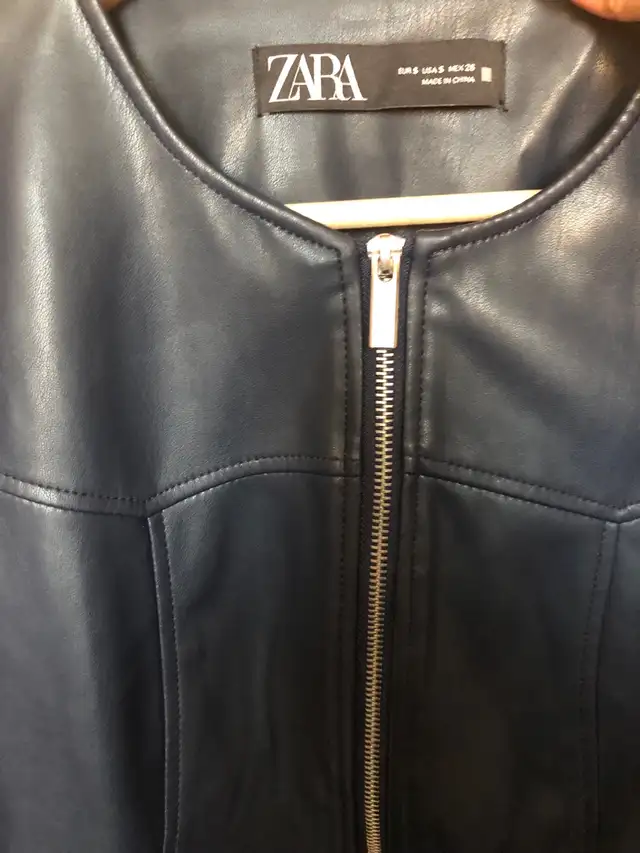 Leather jacket in Women's - Tops & Outerwear in Mississauga / Peel Region - Image 3