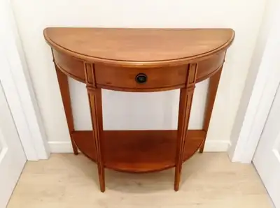 Table console ancienne, demi-lune avec un tiroir et une tablette, View more