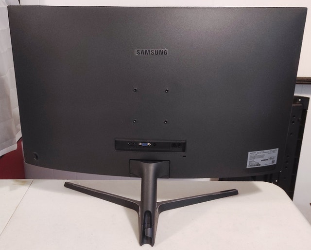 Samsung LC32R500 32" FHD 75Hz Curved FreeSync Gamng Monitorline