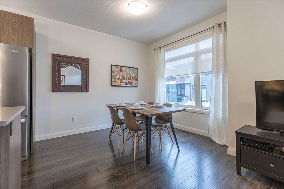 4 Bedrooms Modern Corner Townhome(Southdate)_From November 1st 3